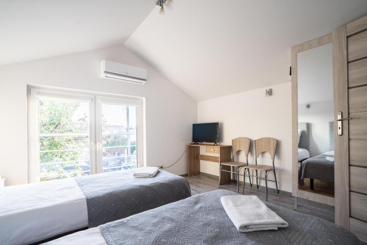 Domek Pod Warszawa Z Sauna Raszyn Esterno foto